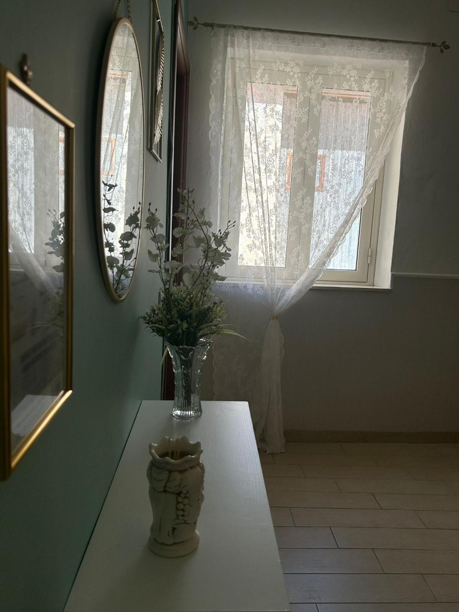 La Finestrella Apartment Giardina Gallotti Bilik gambar