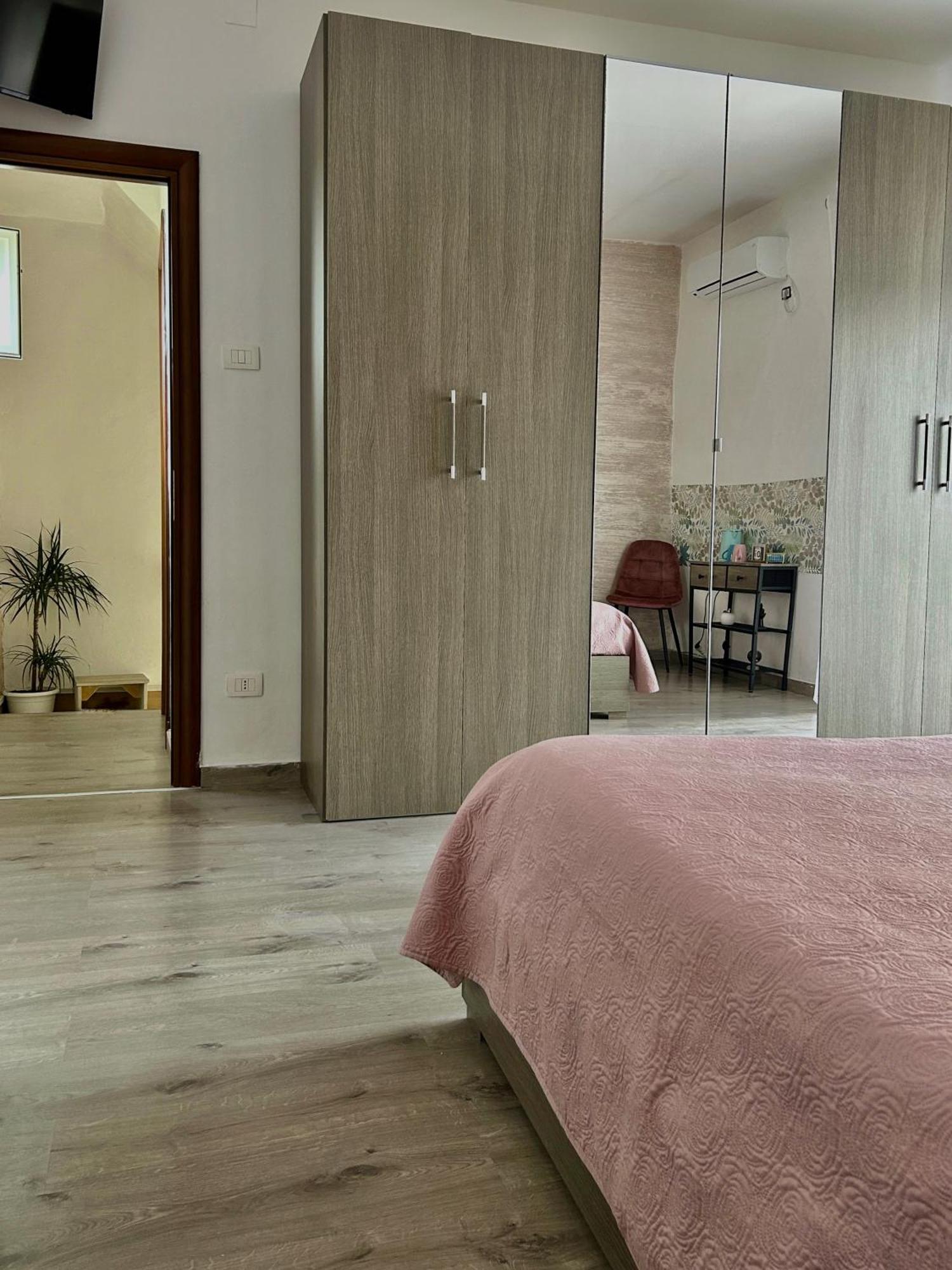 La Finestrella Apartment Giardina Gallotti Luaran gambar